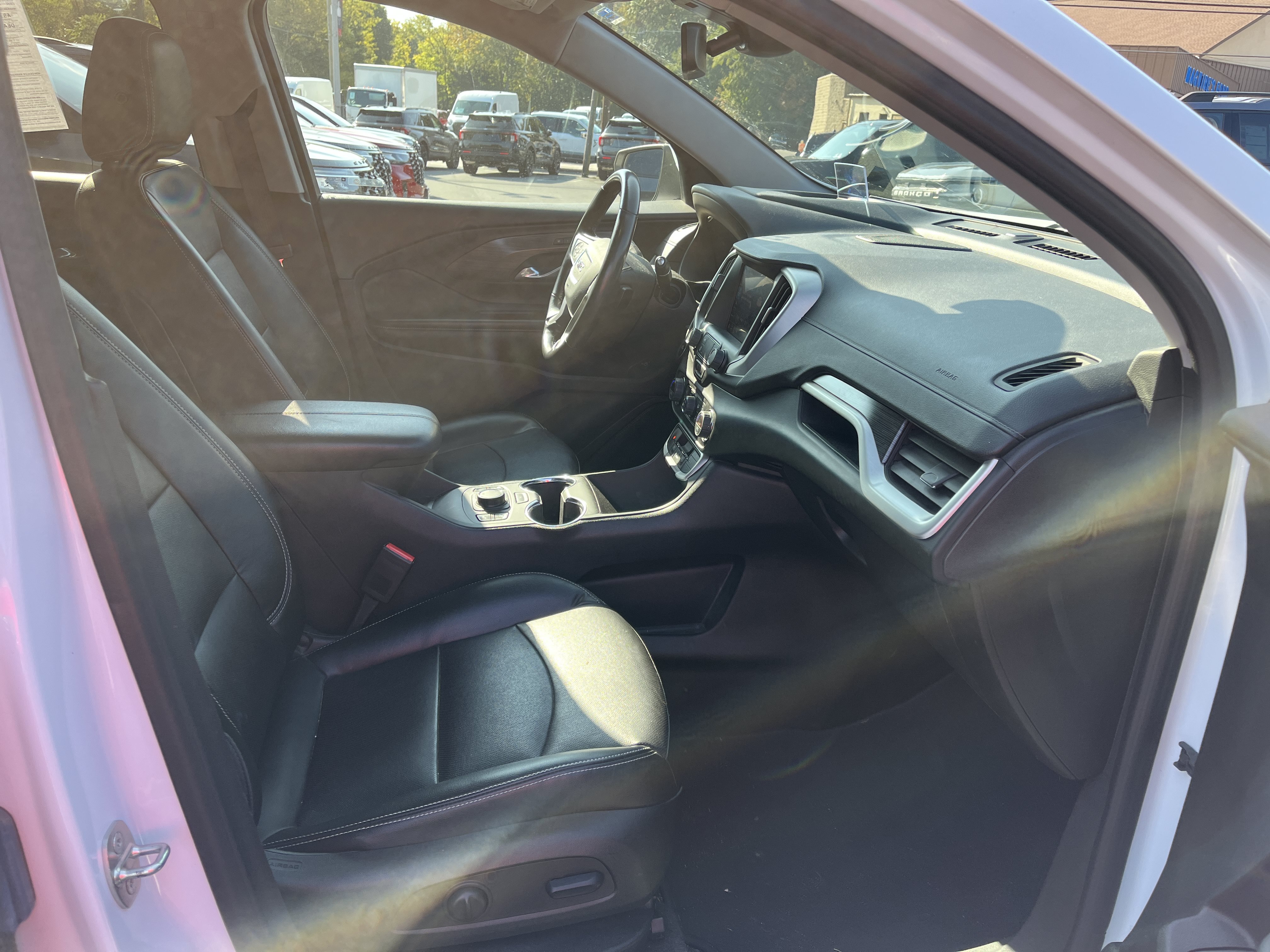 Used 2022 GMC Terrain SLT w/ Infotainment Package II AWD/4WD image 6