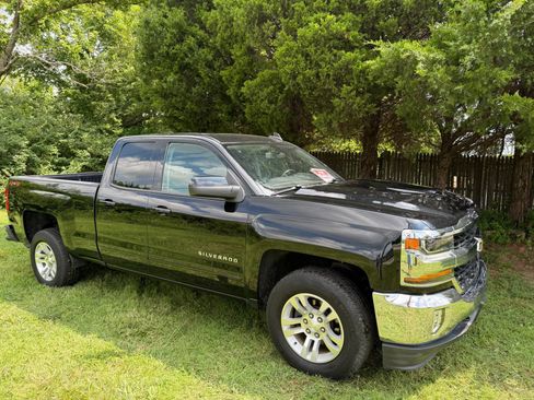 Used 2018 Chevrolet Silverado 1500 LT w/ All Star Edition AWD/4WD image 9