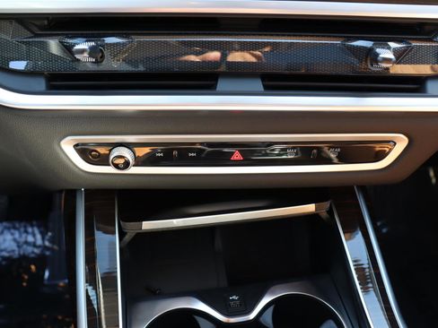Used 2026 BMW X7 xDrive40i image 23