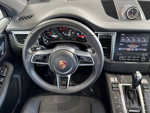 Used 2018 Porsche Macan Sport Edition AWD/4WD image 18