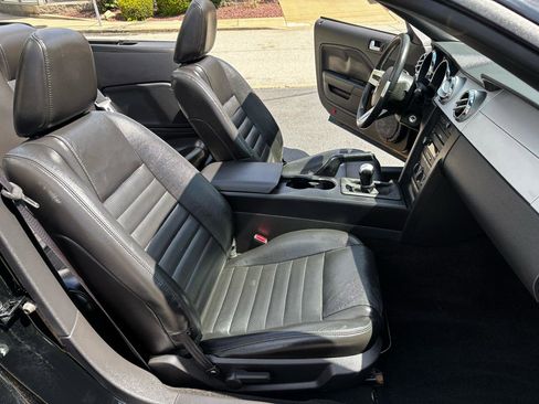 Used 2005 Ford Mustang GT RWD image 18
