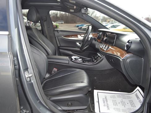 Used 2017 Mercedes-Benz E 300 4MATIC image 16