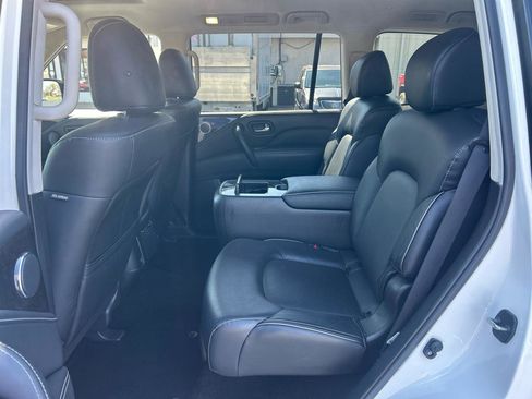 Used 2024 INFINITI QX80 Luxe image 11