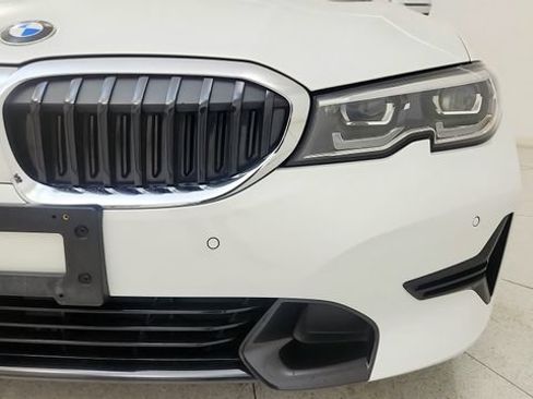 Used 2020 BMW 330i Sedan w/ Convenience Package RWD image 25