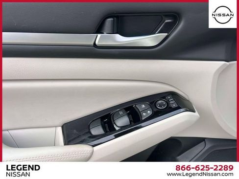 Used 2023 Nissan Altima 2.5 SV image 16