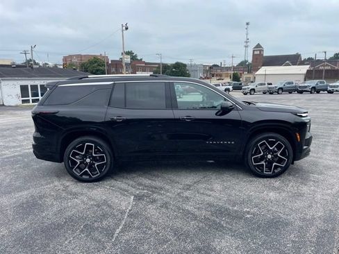Used 2026 Chevrolet Traverse High Country w/ LPO, Floor Liner Package AWD/4WD image 4