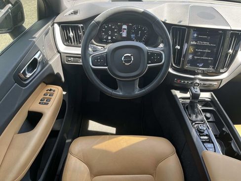 Used 2020 Volvo XC60 T5 Momentum w/ Protection Package Premier image 14
