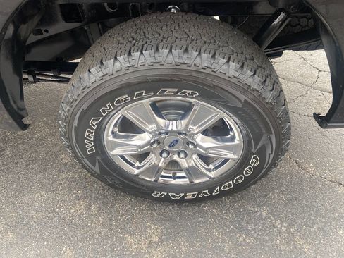 Used 2017 Ford F150 XLT w/ Equipment Group 302A Luxury image 14