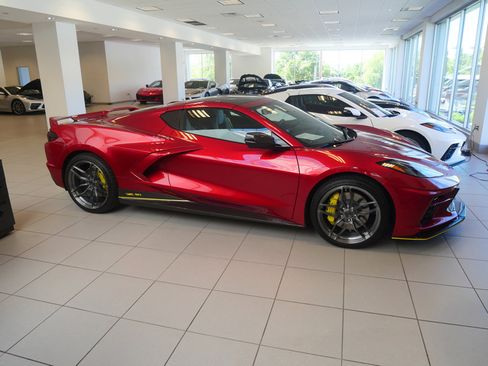 Used 2022 Chevrolet Corvette Stingray Preferred Cpe w/ Z51 Performance Package RWD image 9
