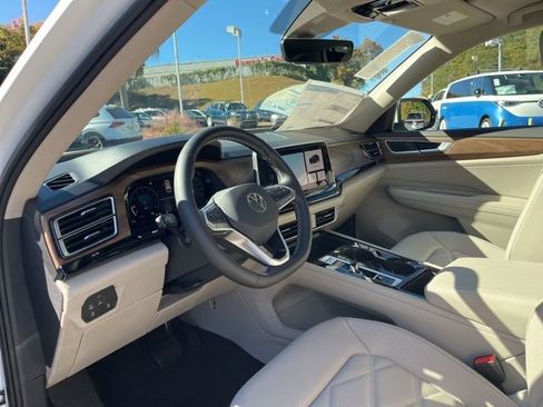 New 2026 Volkswagen Atlas SE image 6