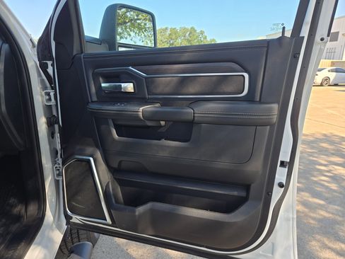 Used 2025 RAM 2500 Laramie AWD/4WD image 28