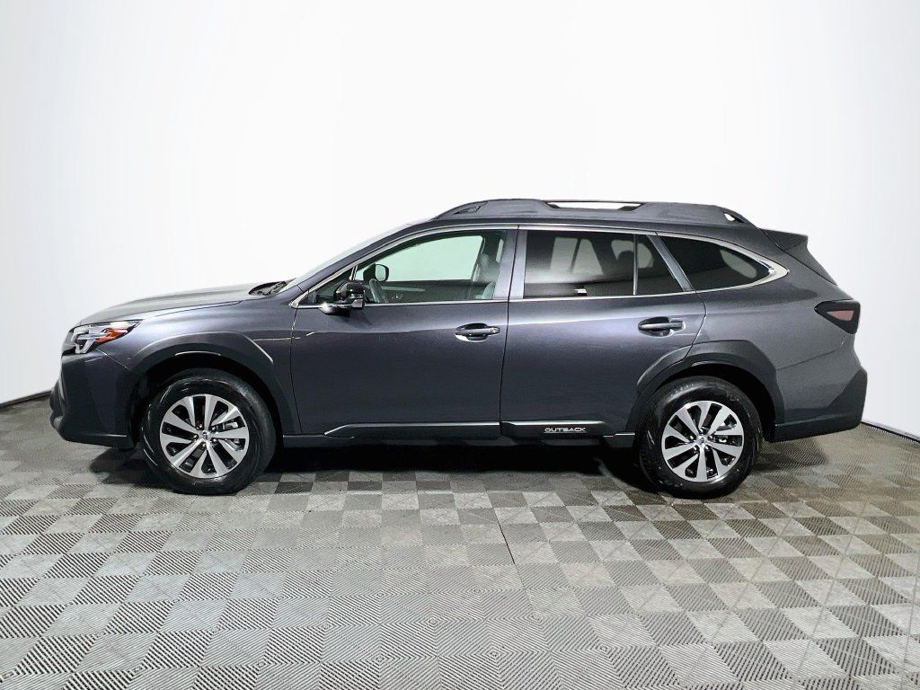 Certified 2025 Subaru Outback Premium AWD/4WD image 4