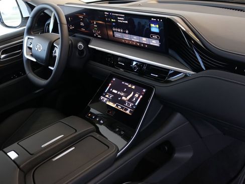 Certified 2025 INFINITI QX80 Luxe image 46