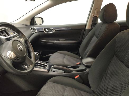 Used 2019 Nissan Sentra SR FWD image 17