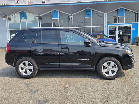 Used 2016 Jeep Compass Latitude AWD/4WD image 8