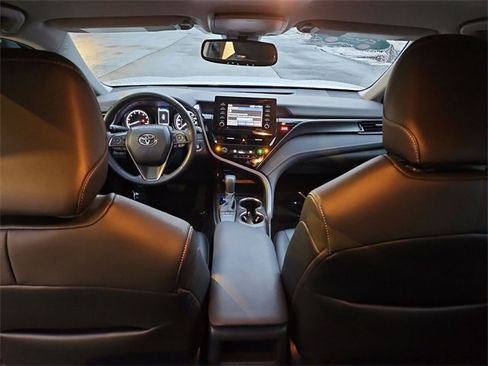 Used 2024 Toyota Camry SE image 20