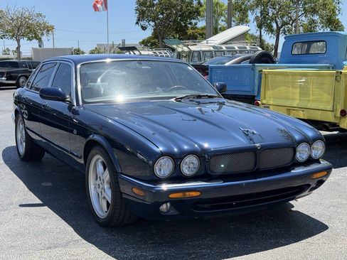 Used 1999 Jaguar XJ8 RWD image 11