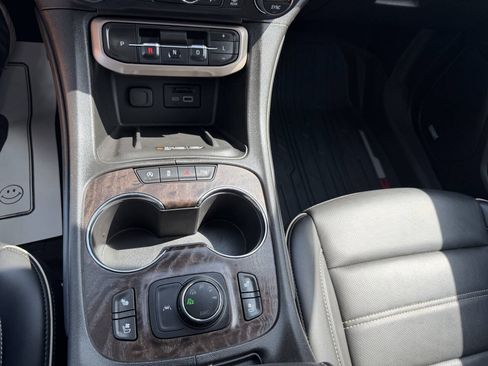 Used 2023 GMC Acadia Denali w/ Trailering Package AWD/4WD image 17