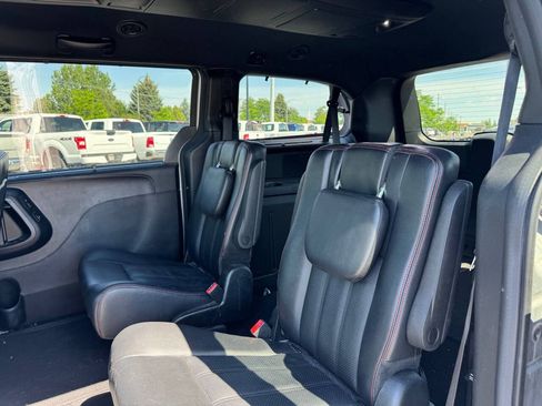 Used 2017 Dodge Grand Caravan GT FWD image 12