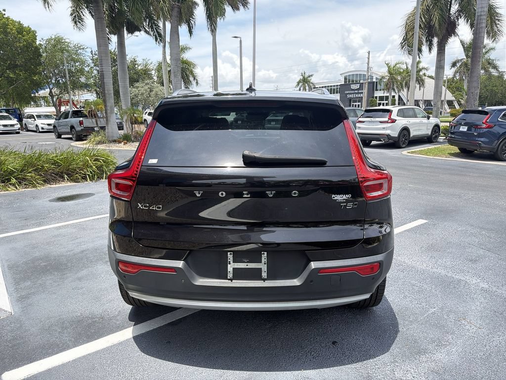 Used 2020 Volvo XC40 T5 Momentum w/ Protection Package Premier AWD/4WD image 7