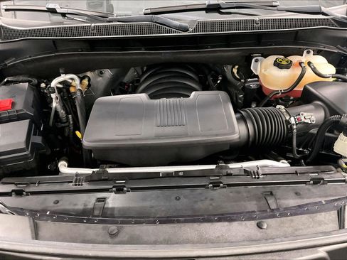 Used 2022 Chevrolet Suburban Z71 w/ Luxury Package image 36