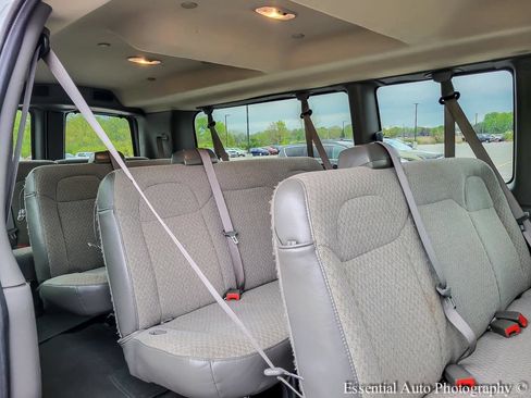 Used 2025 Chevrolet Express 3500 LT w/ LT Preferred Equipment Group RWD image 11
