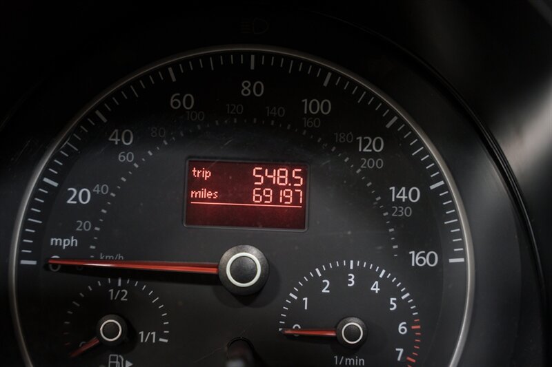 Used 2010 Volkswagen Beetle Convertible FWD image 14