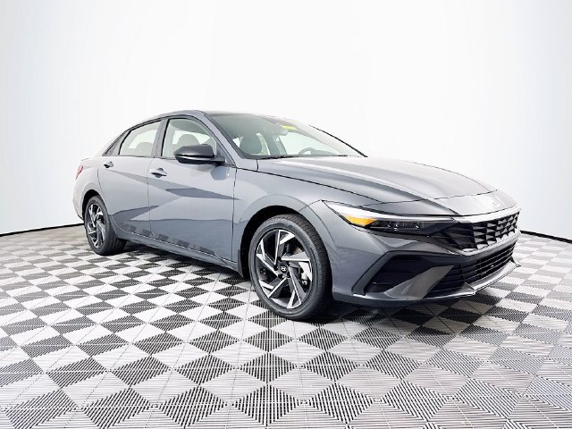 New 2025 Hyundai Elantra SEL FWD image 9