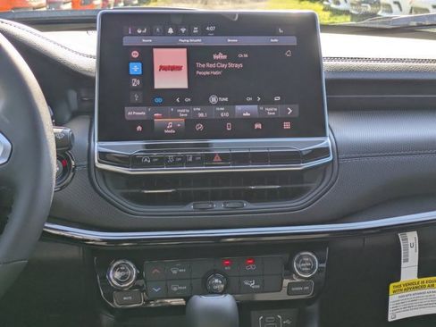 New 2026 Jeep Compass Latitude image 16