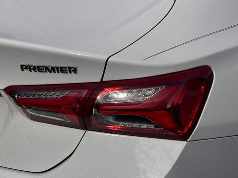 Used 2019 Chevrolet Malibu Premier w/ Sun and Wheel Package FWD image 9