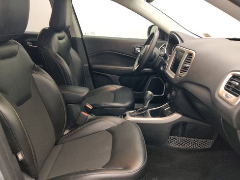 Used 2018 Jeep Compass Latitude w/ Popular Equipment Group FWD image 21