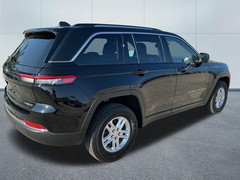 Certified 2023 Jeep Grand Cherokee Laredo AWD/4WD image 6