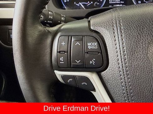 Certified 2018 Toyota Highlander XLE w/ Carpet Mat Package (TMS) AWD/4WD image 13