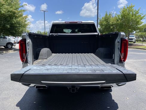 Used 2022 GMC Sierra 1500 SLT w/ SLT Premium Package AWD/4WD image 12