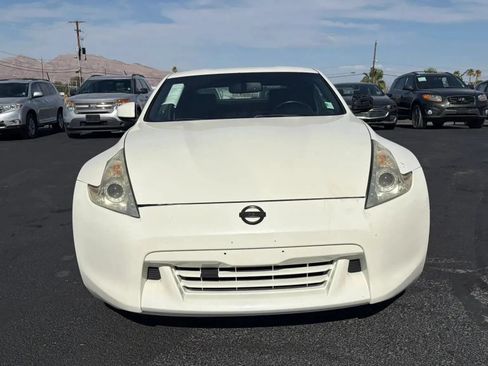 Used 2011 Nissan 370Z Touring RWD image 3