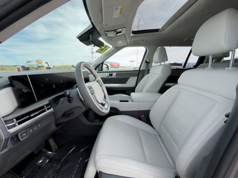 Used 2025 Hyundai Santa Fe Calligraphy FWD image 10
