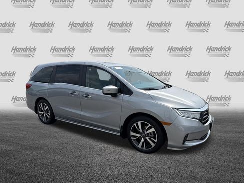 Certified 2024 Honda Odyssey Touring image 2