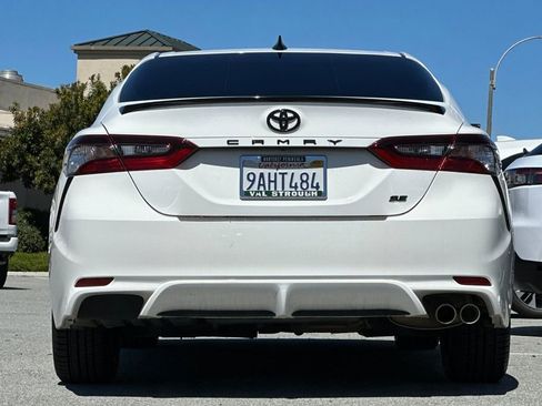Used 2022 Toyota Camry SE FWD image 4