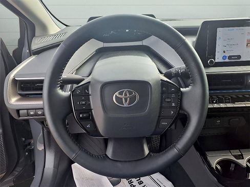 Used 2024 Toyota Prius XLE FWD image 11