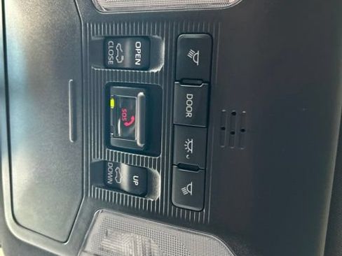 Used 2023 Toyota RAV4 SE w/ Convenience Package AWD/4WD image 13