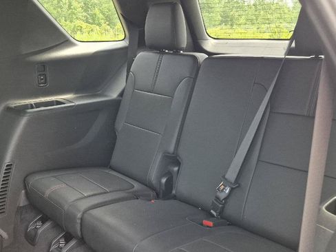 Used 2023 Chevrolet Traverse RS AWD/4WD image 8