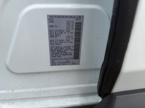 Certified 2025 Nissan Pathfinder SL FWD image 35