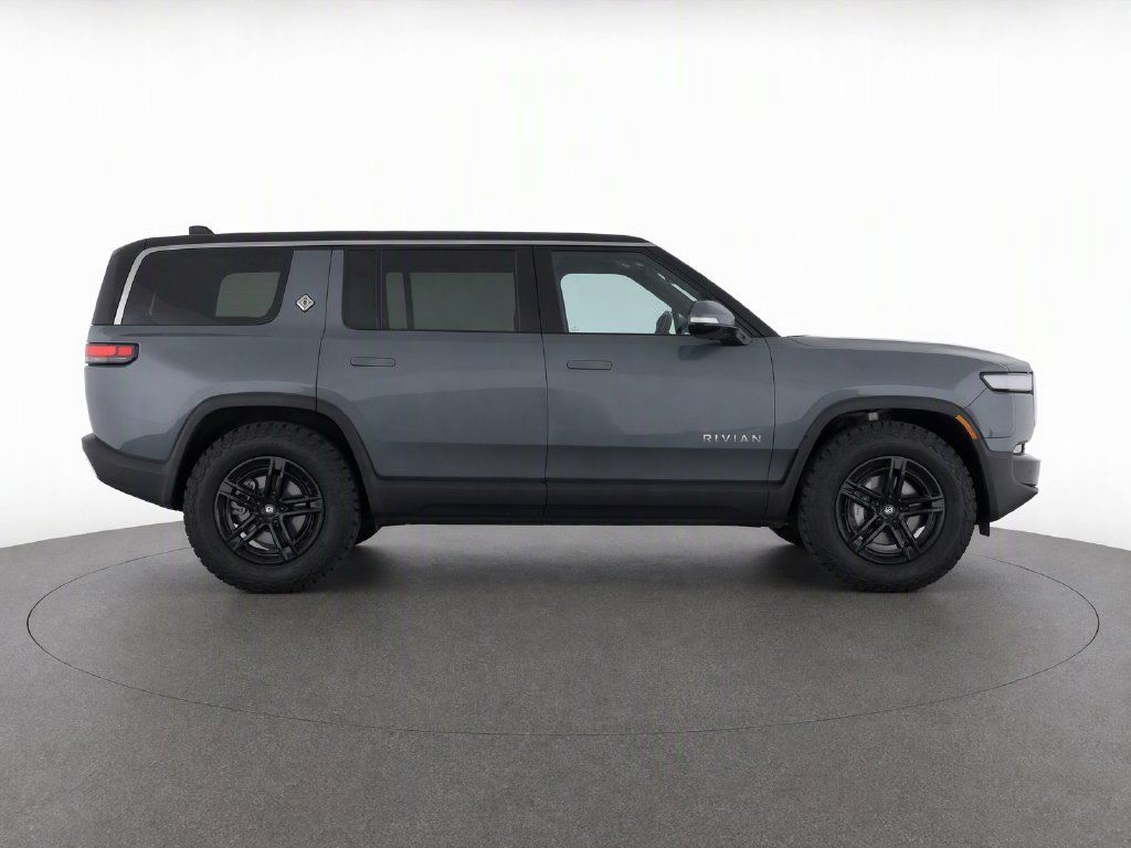 Used 2025 Rivian R1S Adventure Dual AWD/4WD image 9