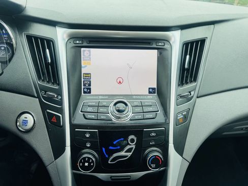 Used 2012 Hyundai Sonata SE w/ Navigation & Sunroof Pkg FWD image 18