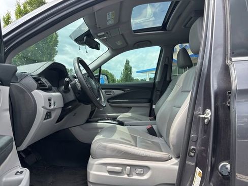 Used 2016 Honda Pilot Touring image 12