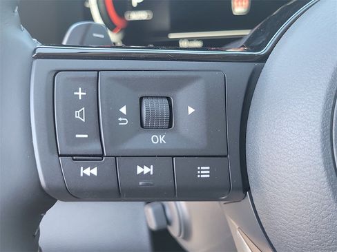 New 2025 Nissan Pathfinder Platinum image 5