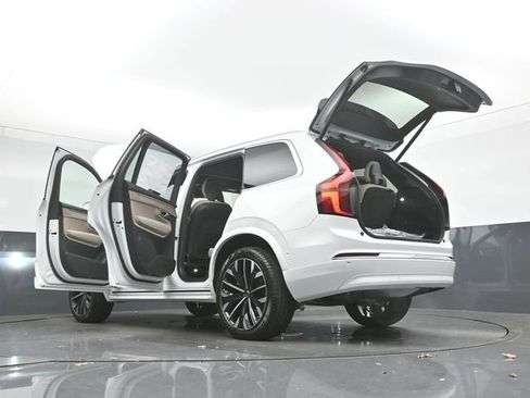 New 2026 Volvo XC90 B6 Plus image 57