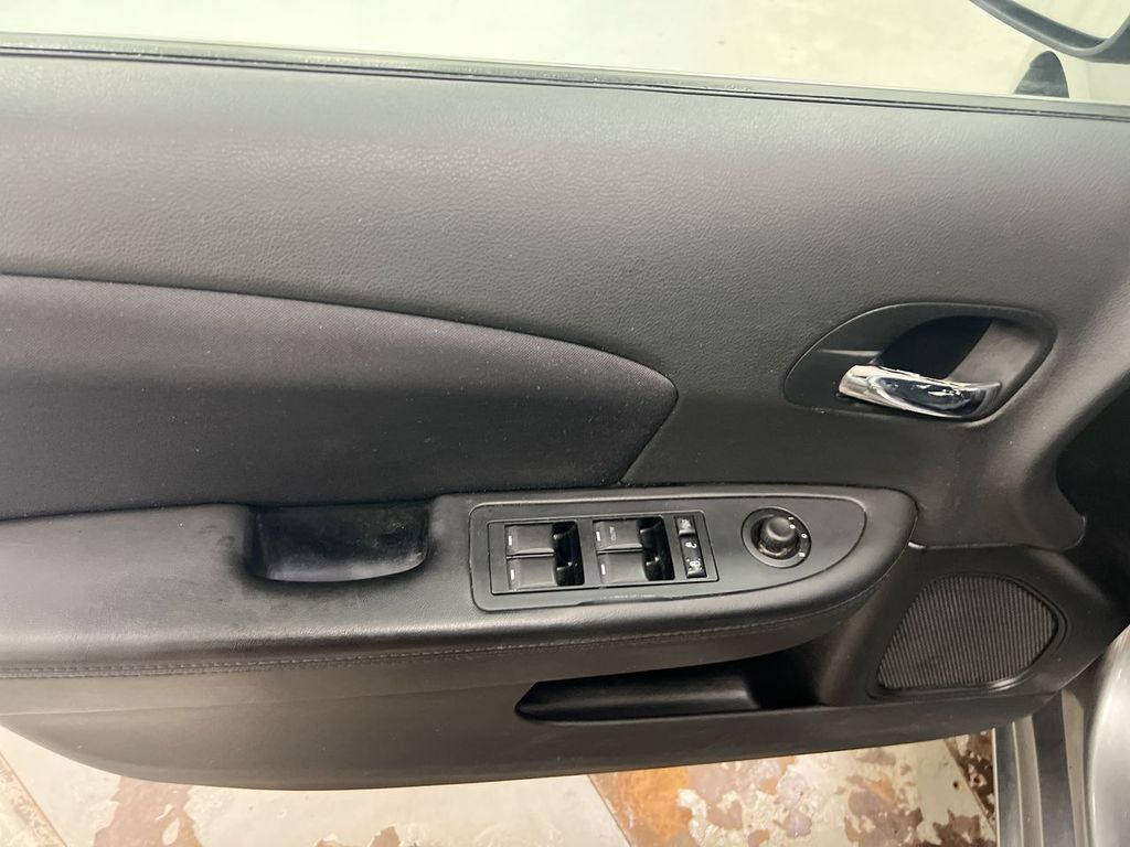 Used 2013 Chrysler 200 Touring FWD image 19