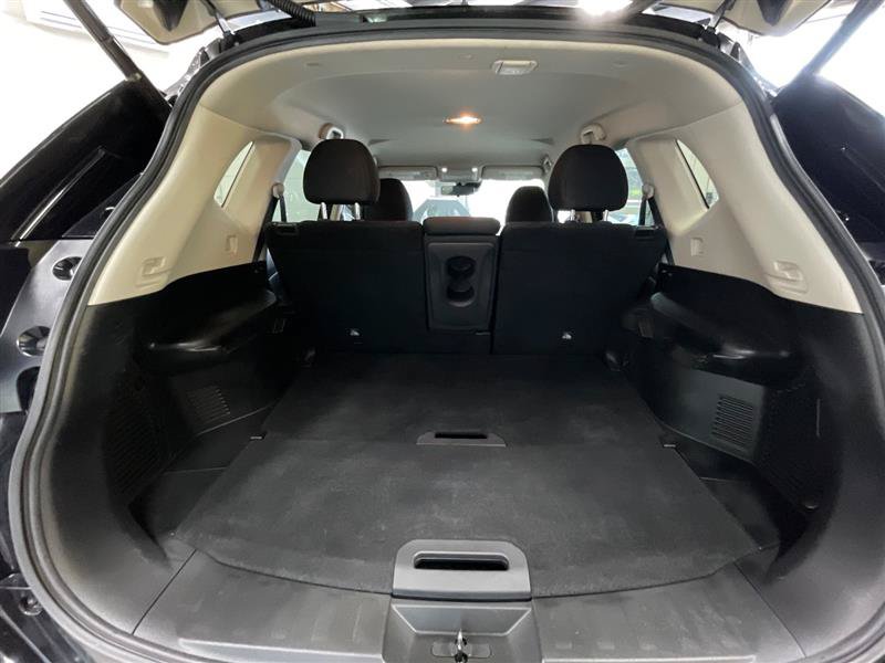 Used 2020 Nissan Rogue SV FWD image 27