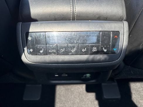 Used 2022 Nissan Pathfinder Platinum w/ Cargo Package AWD/4WD image 22